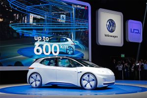 O Volkswagen I.D., apresentado no Salão de Paris, é totalmente elétrico, possui direção autônoma e autonomia entre 400 e 600 km. 