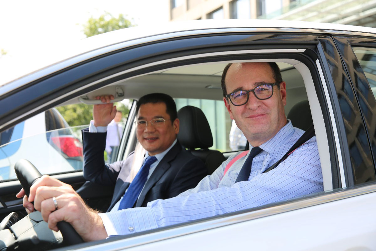 Peter Fleet e Jin ZheYong, da Ford e Zotye Auto