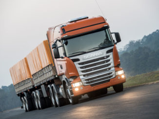O maior caminhão articulado da Volvo chega ao mercado brasileiro 