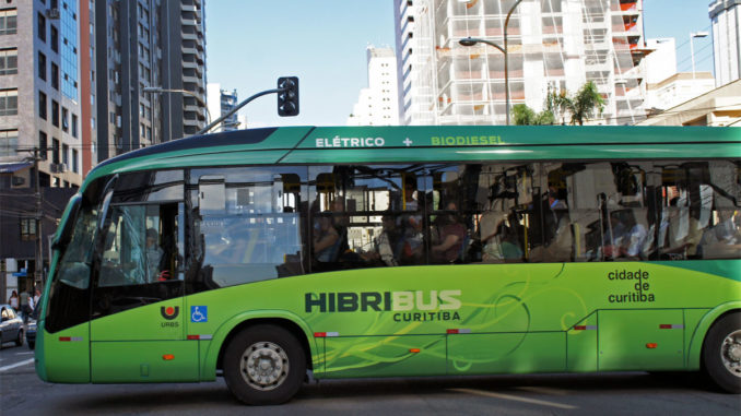 Como e onde operam os ônibus elétricos do país