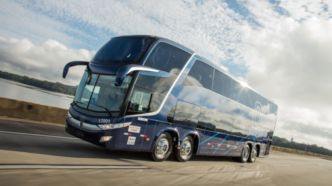 Demonstração de ônibus Mercedes-Benz