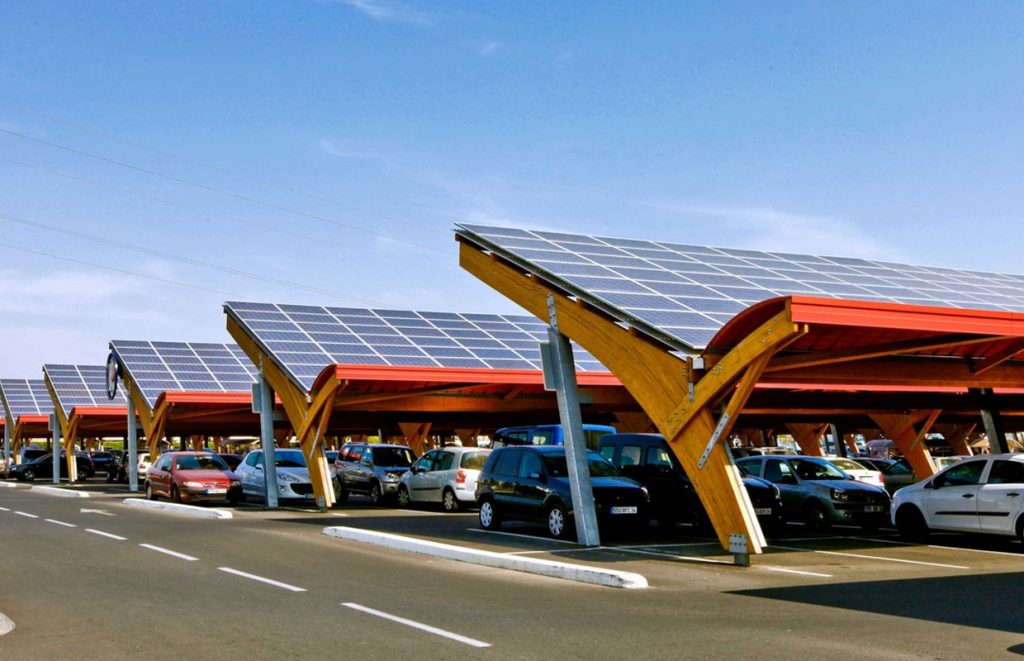 estacionamentos com paineis solares